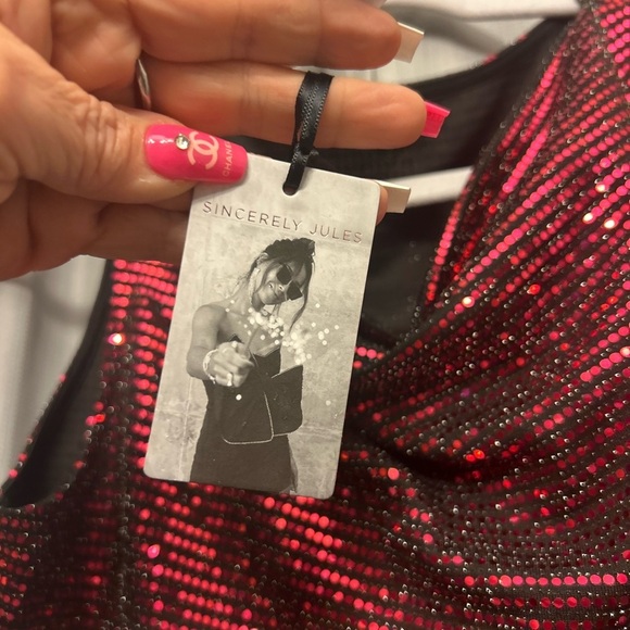 Sincerely Jules Hot Pink & Black Sequin Sparkle Cowl Neck Crop Top—Size M NWT 86 - Picture 4 of 9